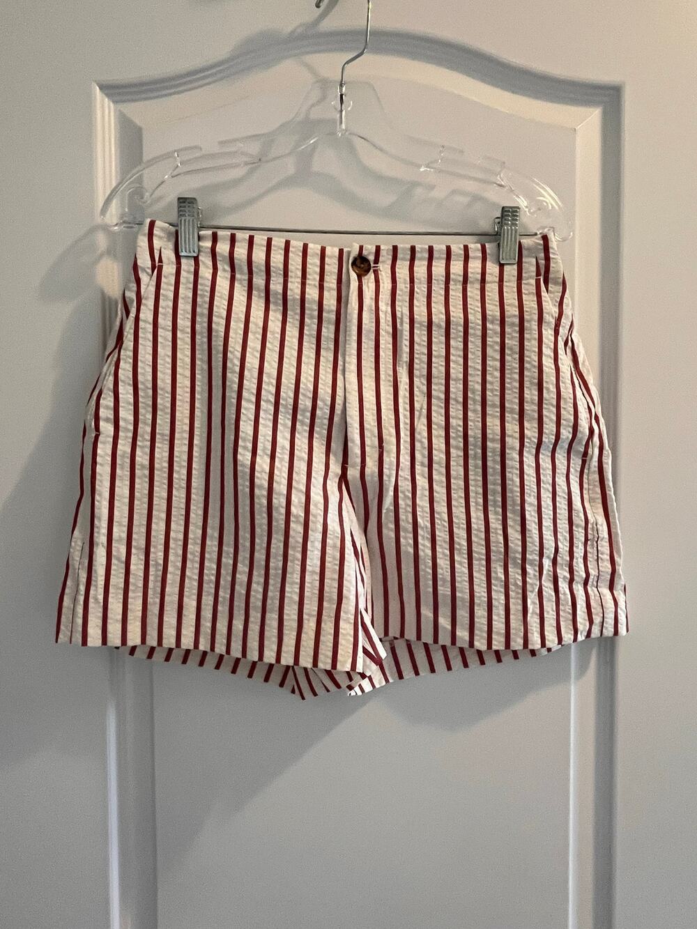 Banana Republic Seersucker High-Waisted Short in Red Stripe 4” inseam